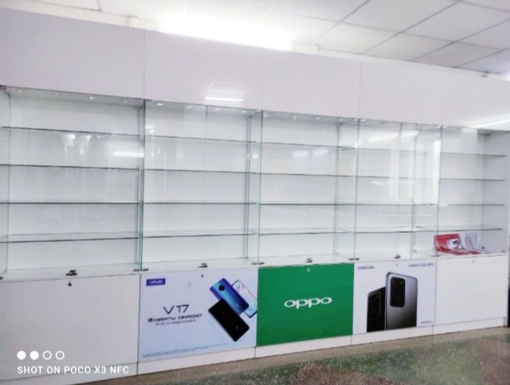 Витрины торговые продам