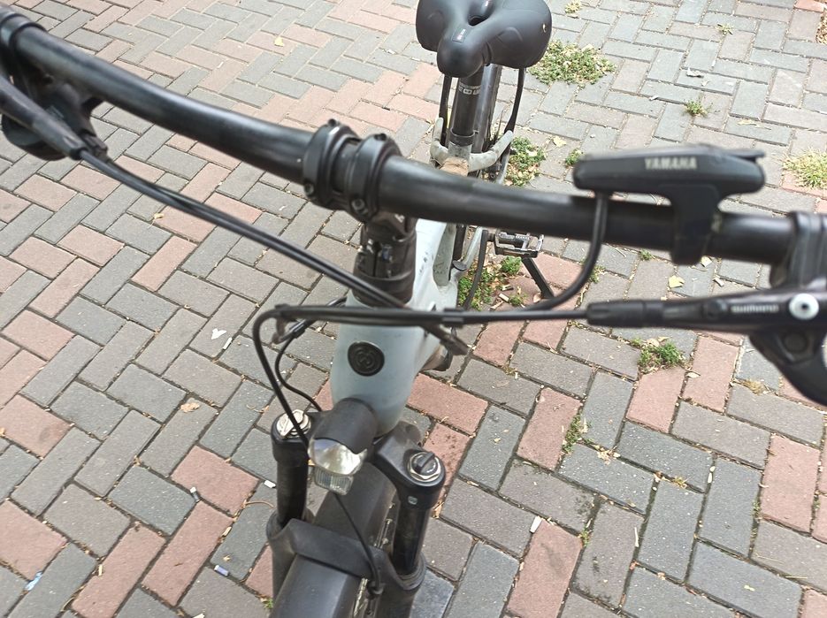 Bicicletă asistată electric Yamaha