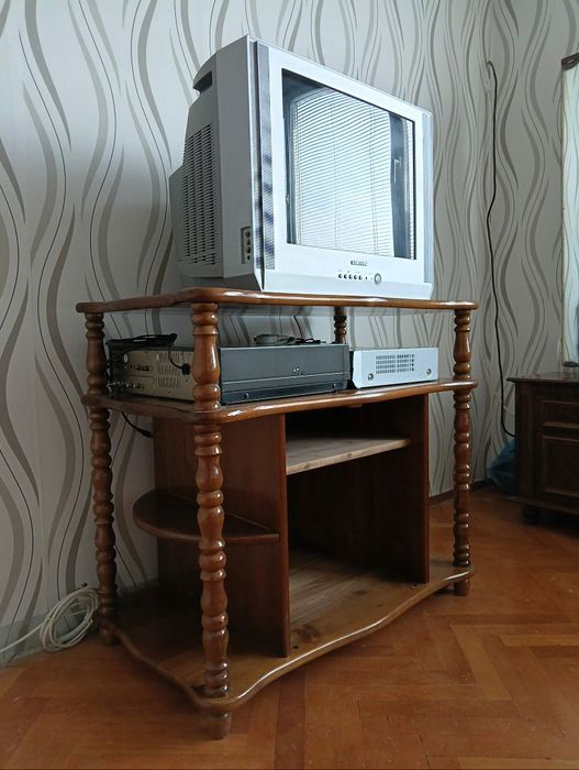 Шкаф за телевизор