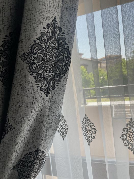 Пердета, сиво с бяло