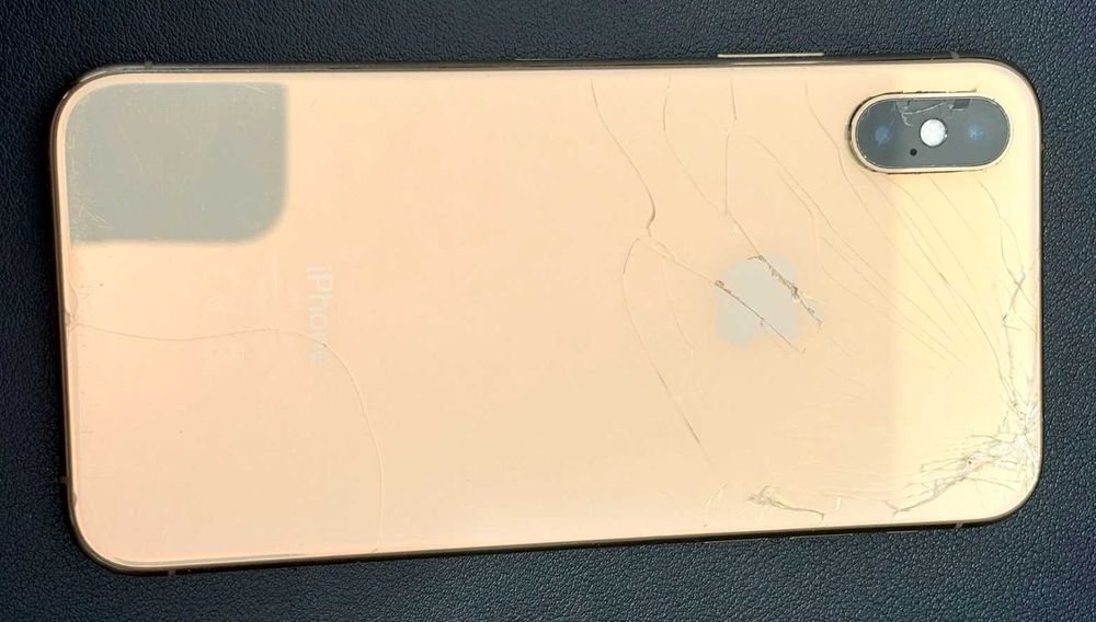 iPhone XS 64GB Gold – funcțional, spate spart, baterie 76%