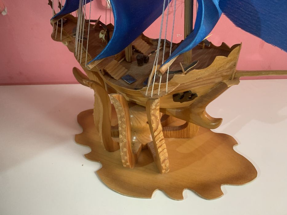 Продам кораблик