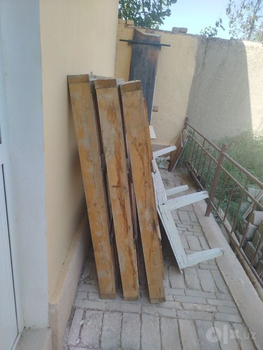 Deraza 3 oynalari bilan sotiladi