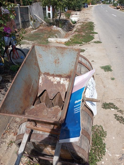 Butoi vin zdrobitoare