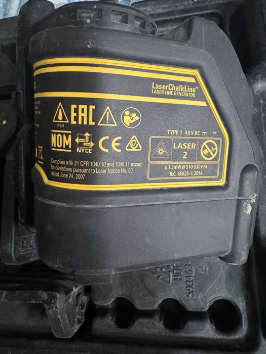 лазерен нивелир dewalt dw088cg зелен