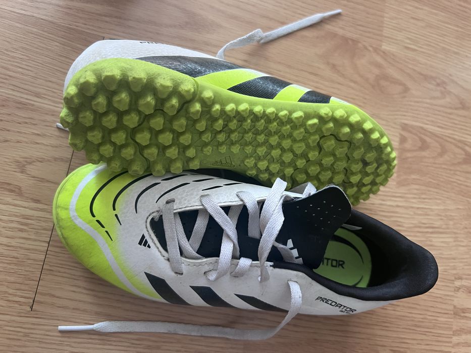 Pantofi fotbal Adidas 34