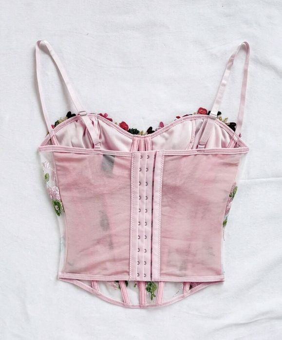 Елегантни корсети