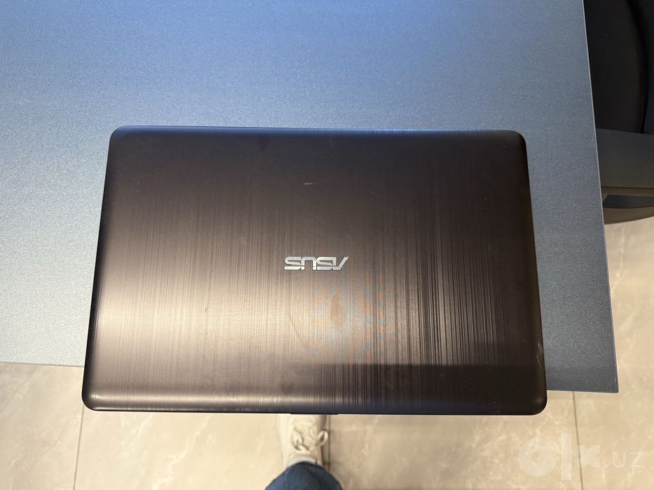 Asus note book sotiladi