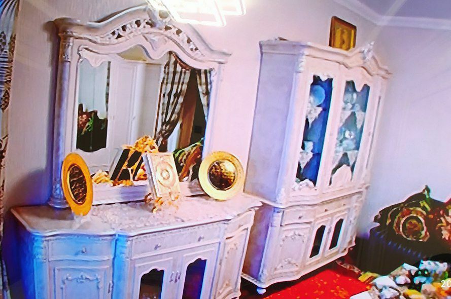 Нархи келишилади. Мебель зал спальня . Холати яхши. янги эмас. Азгина