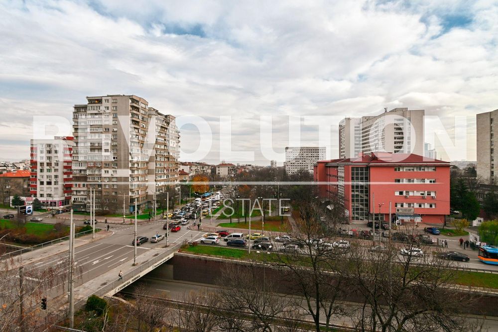 Тристаен апартамент в ж.к. Хиподрума