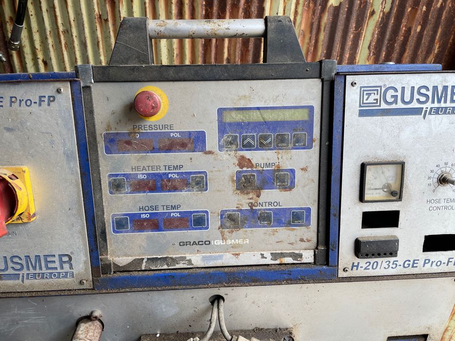 Gusmer  utilaj suflat spuma poliuretanica pentru piese