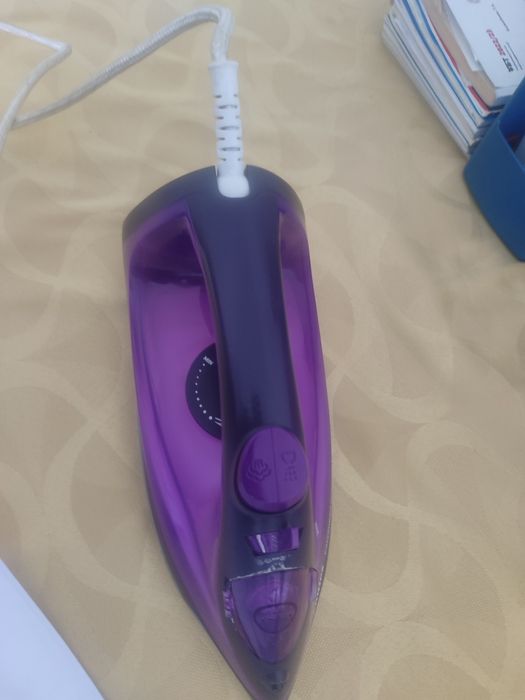 Продам утюг б/у Philips