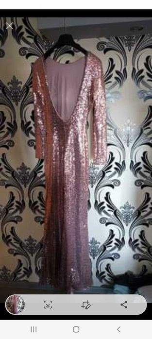 Продват се  офицялни рокли