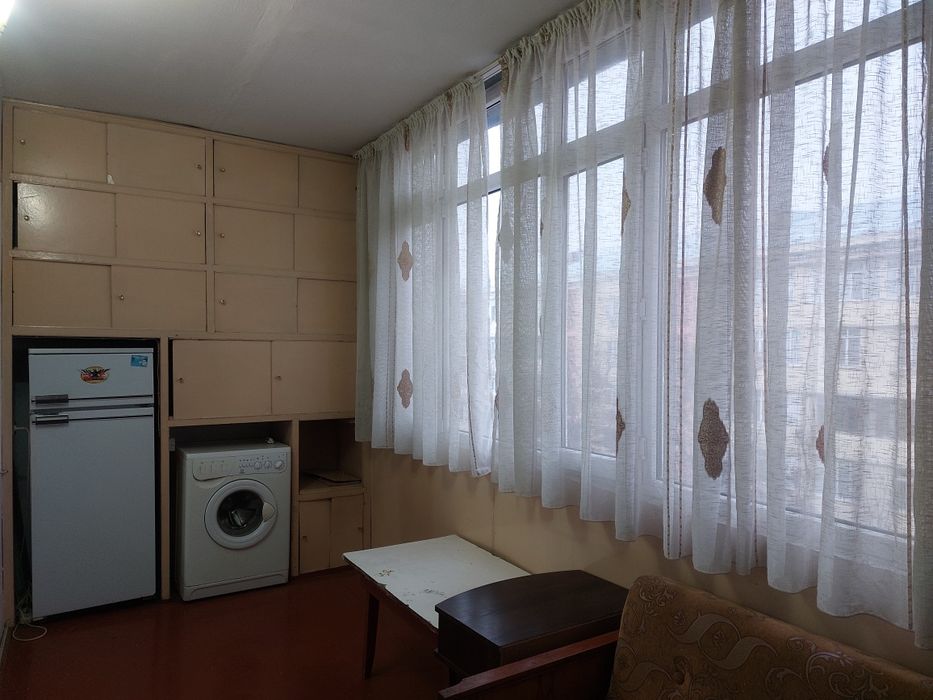 В самом центре города напротив 13 школы