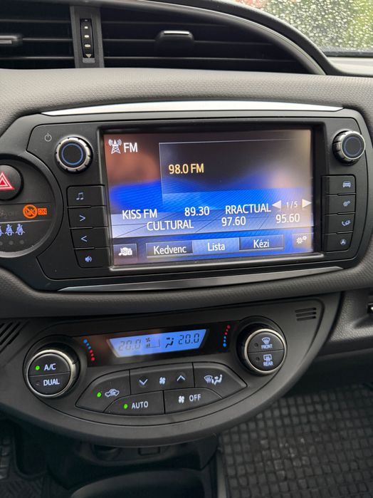 TOYOTA Yaris 2016 — imagine 4