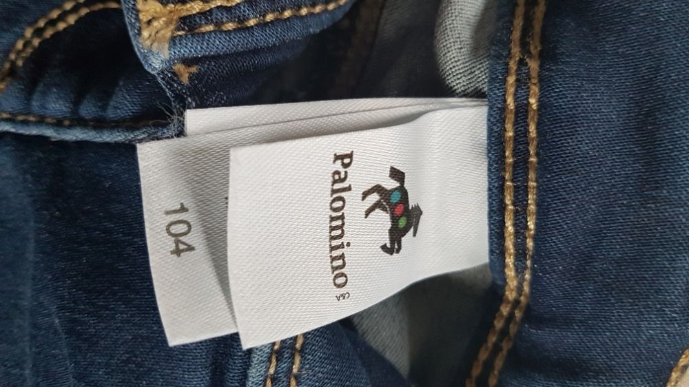 Pantaloni scurti C&A 4 ani ( 104 cm)