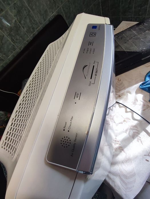 Purificator aer Electrolux EAP300