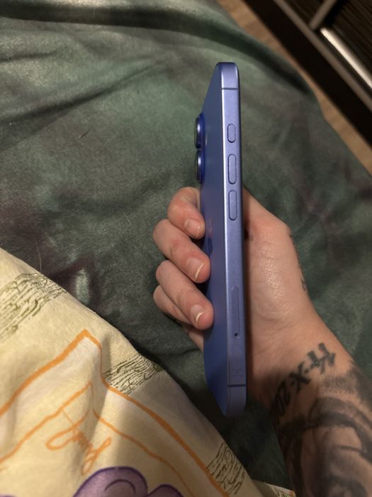 Iphone 16  95% baterie