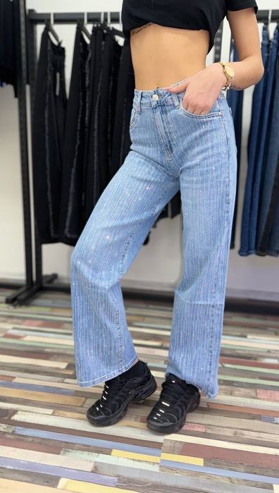 Качествени дънки, коректни размери.