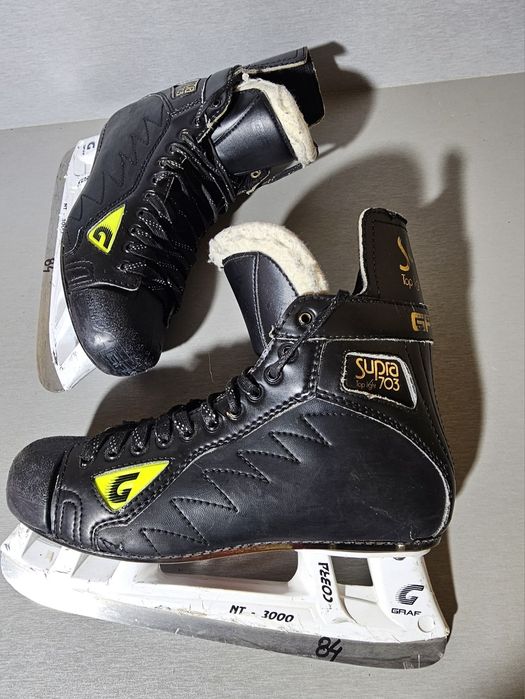 Patine 84 hochei hockey Graf supra 703   marime   45 ( 29   cm lungime interioara). Pentru alte modele vezi anunțurile mele.