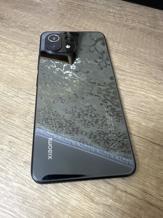 Продам Xiaomi MI 11