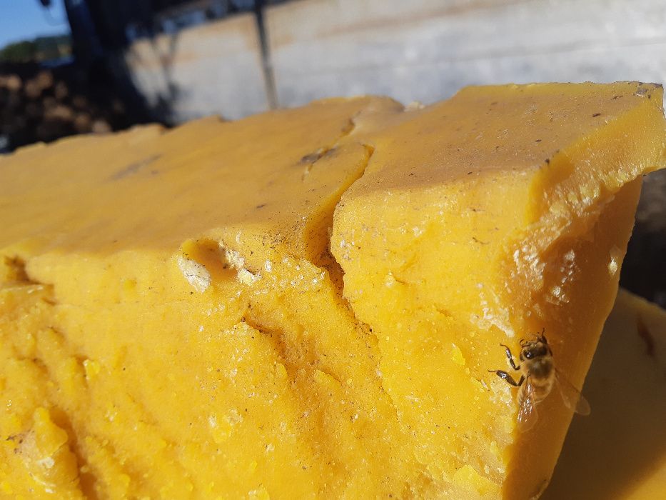 Vand CEARA naturala de albine - din capaceala - 100 % naturala