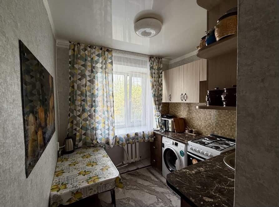 Продам дешево 2х комн кв р-н элеватора