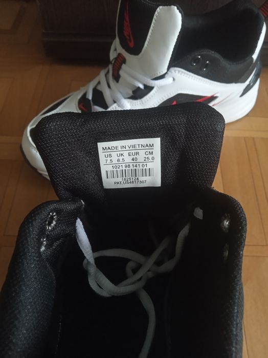 Летние кроссовки