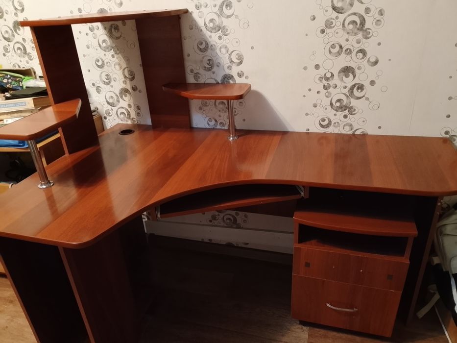 Продам Компьютерный Стол