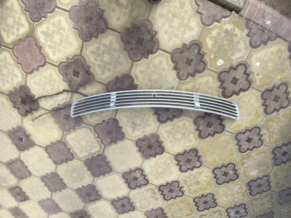 Решетка на Мерседес