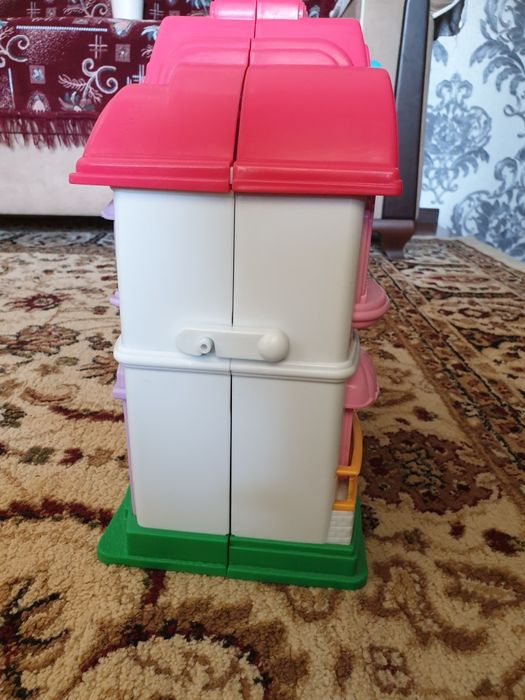 Домик с куклами .