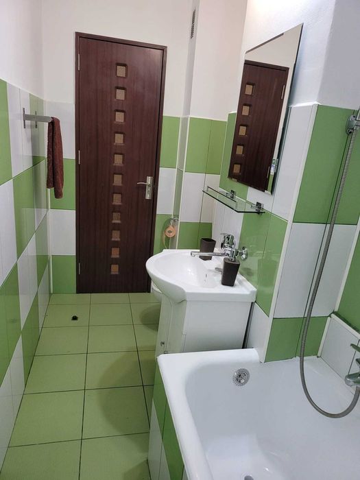 Proprietar inchiriez garsoniera spatioasa, 3 min metrou, Lujerului