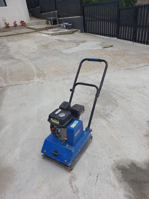 Inchiriez Mai Compactor si Placa Compactoare