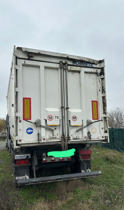 Vand semiremorca avariata