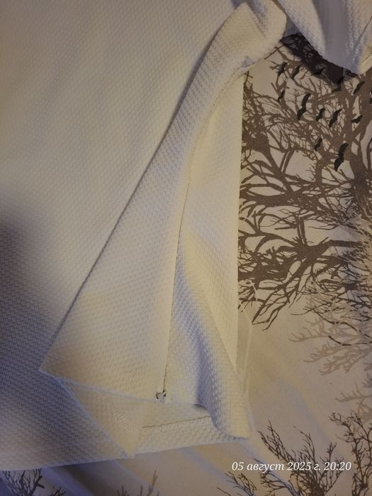 Бяла блузка със страничен цип