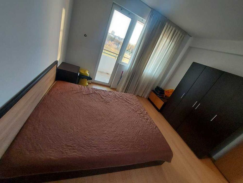 Дава се под наем Двустаен апартамент в Бургас, Изгрев - 56 кв.м за 204 € - Снимка #2