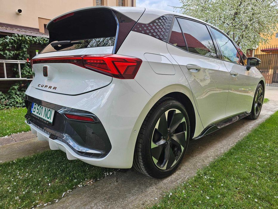 CUPRA Born E-Boost 77 kWh | 231 CP | 2023 | 38.000 km | Garanție 2027/2031 | 2 seturi roți
