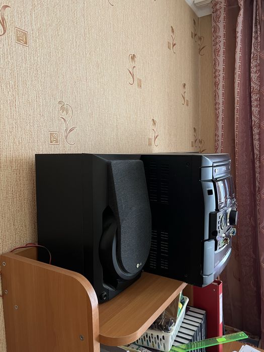 Продам музыкальный центр LG