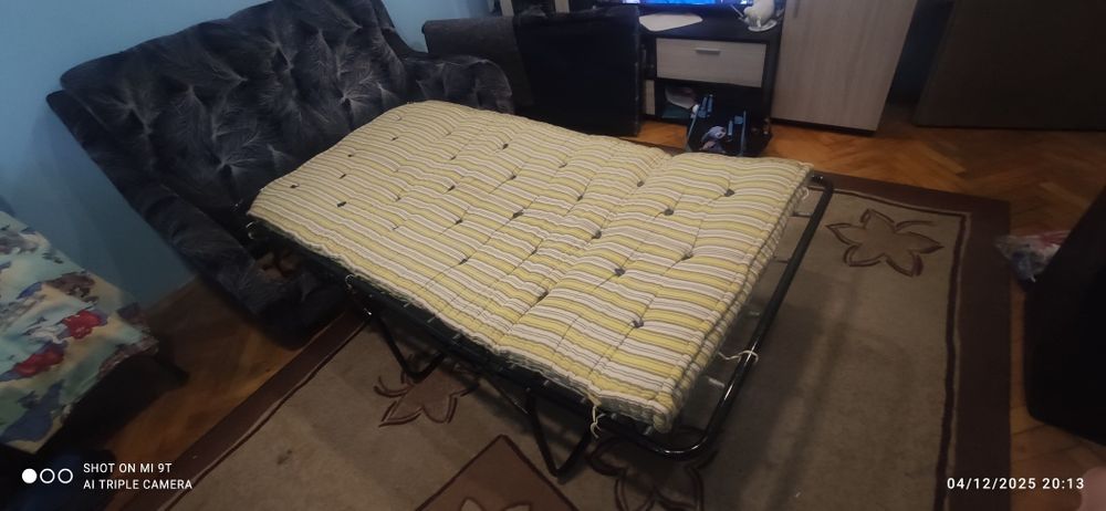 Диван с функция сън