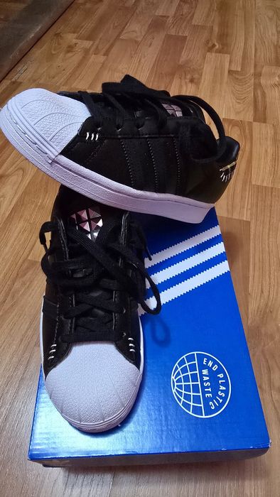 Adidas superstar unisex, model unicat