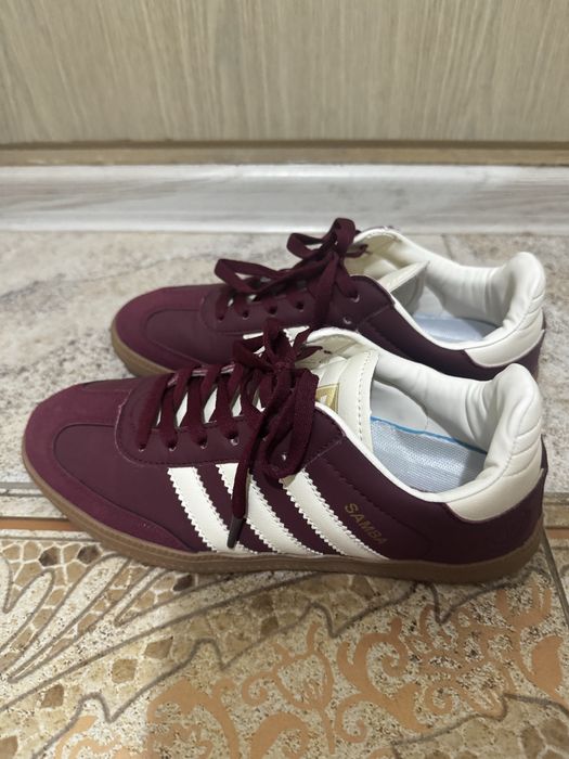 Продам кеды Адидас