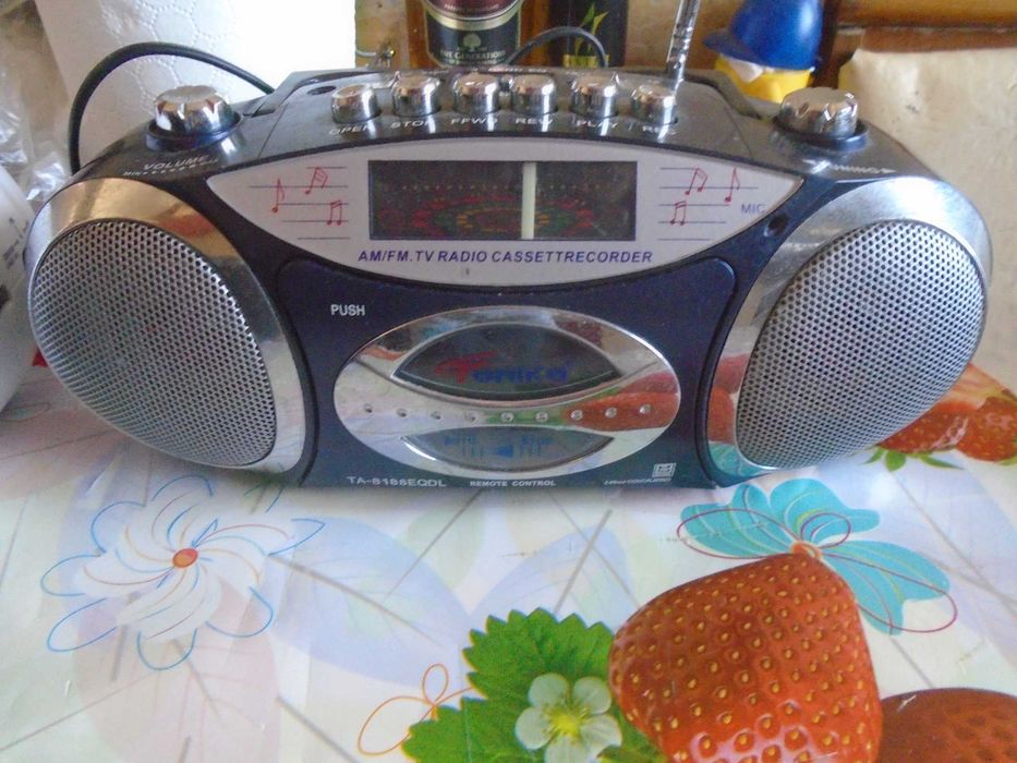 DVd-uri si Radio CD/Caset si USB