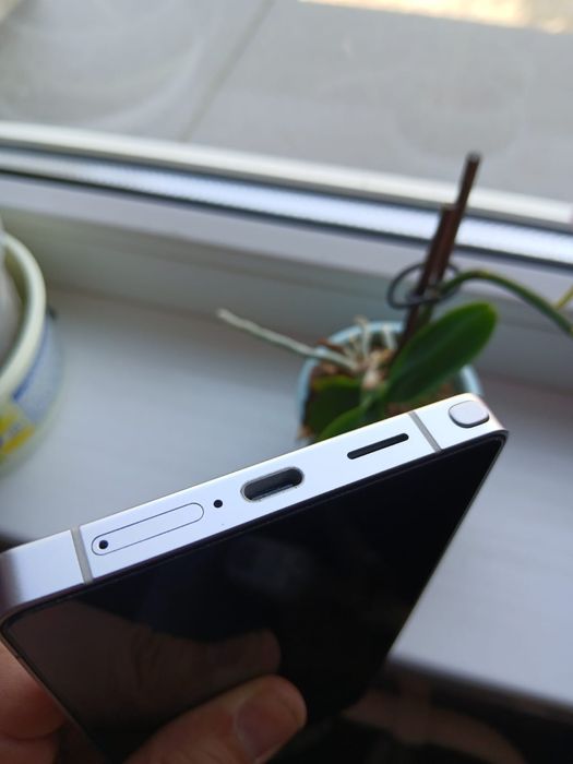 Vând Samsung s25 ultra 512gb