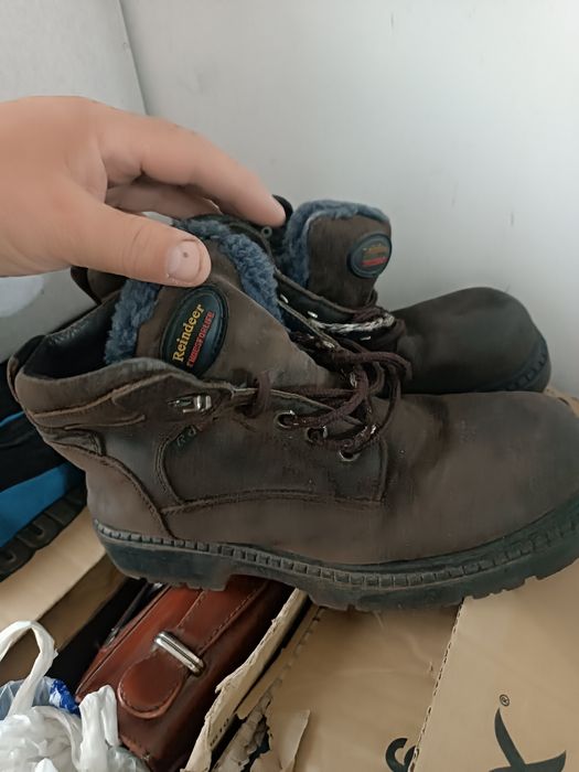 Срочна продам зимний ботинки