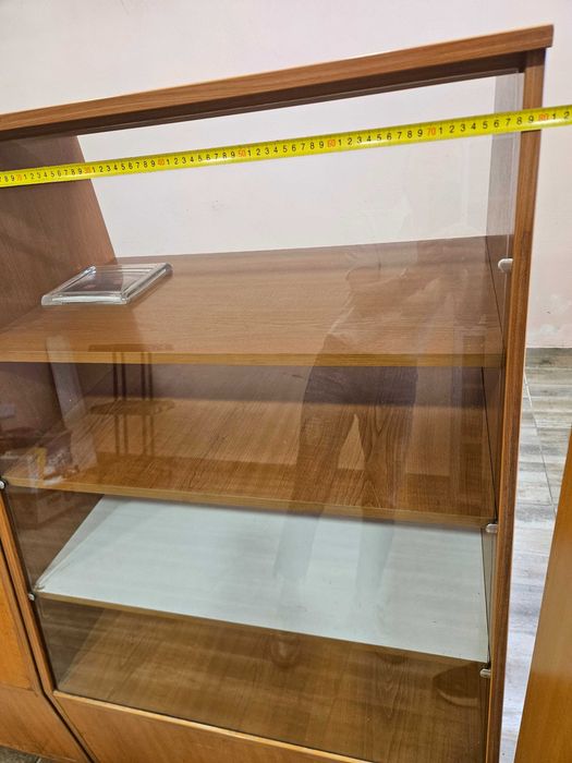 Mobilier ,vitrina magazin