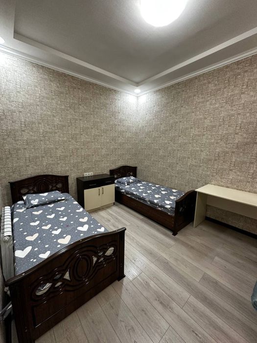 3-қаватли кирпичдан қилинган уй мебел ва техникалар билан сотилади.