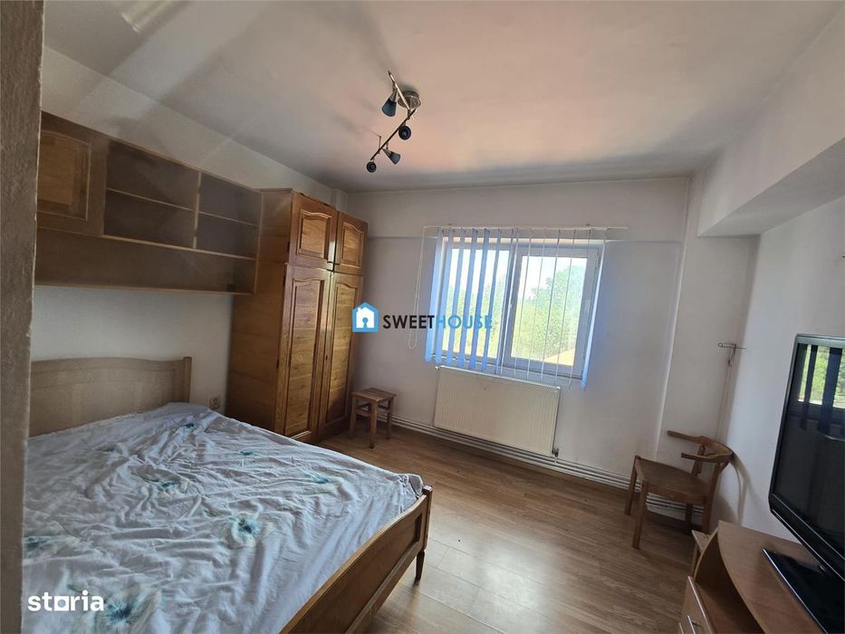 Apartament decomandat cu 3 camere, 2 bai si 3 balcoane  Str. Tabacari,