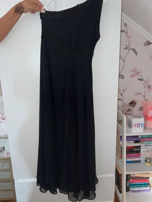 Rochie elegantă de seară, neagră, un umăr, lungă