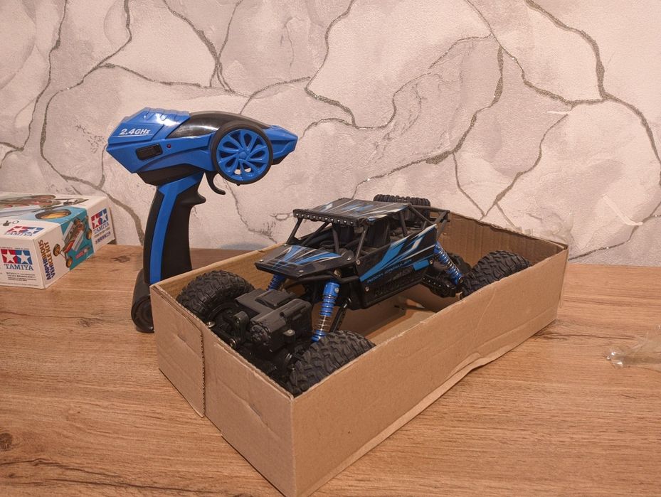 Машинка на радиоуправлении