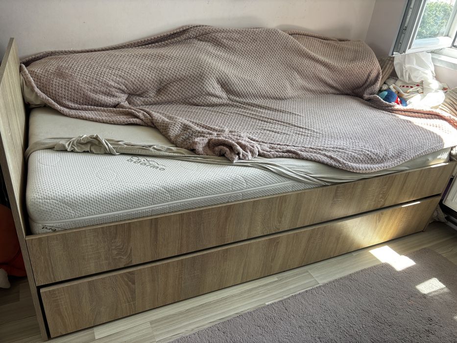 Vând pat dublu tip sertar Casa Rusu (90x200)